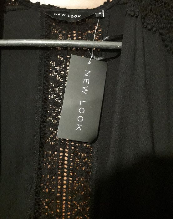 Черная накидка с ажурной вязкой снизу и на плечах. Гипюр New Look