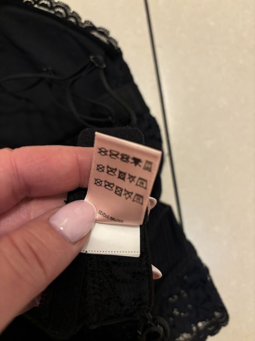 Czarne koronkowe body uniwesalne bielizniNe