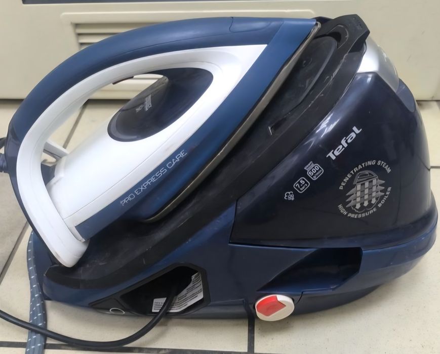 Продам  утюг с парогенератор Tefal  pro  gv 9071