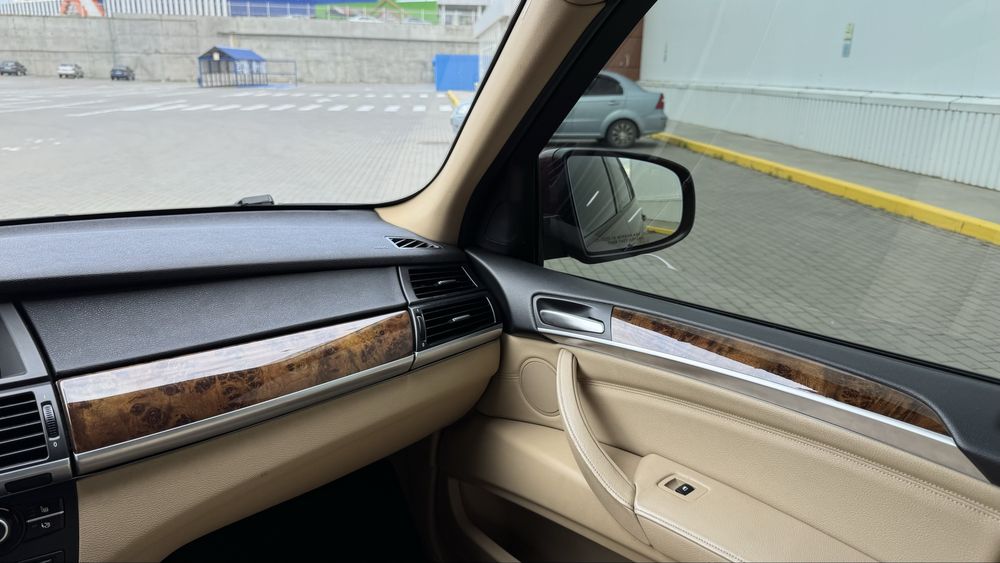 Продам BMW X5 E70 2012