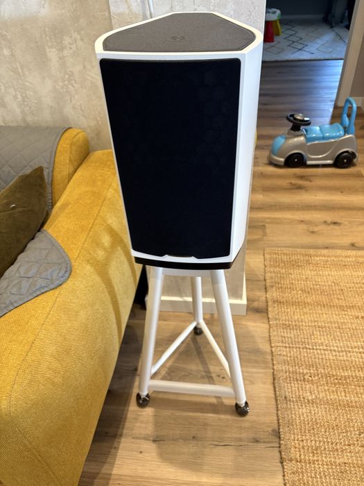 SolidSteel SS6 Speaker Stands + IsoAcoustics Gaia III Isolation Feet – High-End Audio Setup64552703087361121