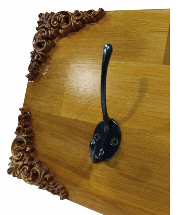 Sprzedam stylowe wieszaki na ubrania z drewna bukowego.