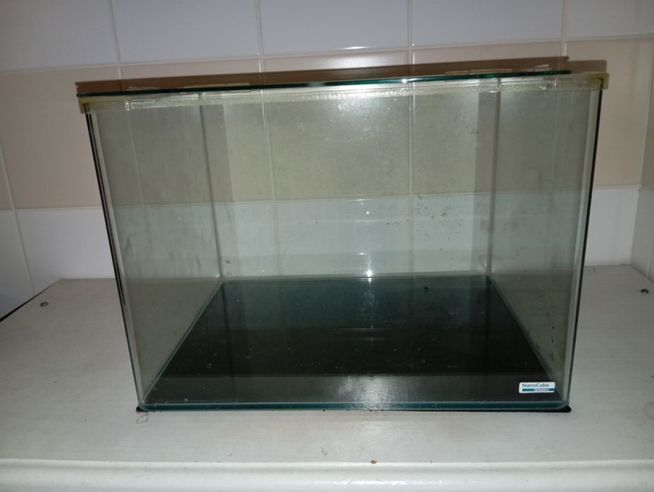Vendo aquário tamanho médio