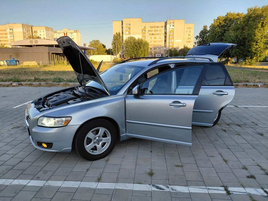 Продаю VOLVO V50.