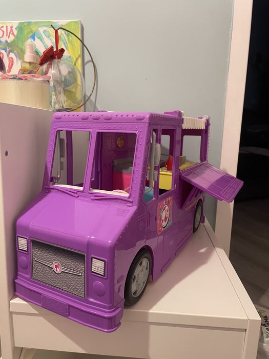 Kamper Barbie Restauracja