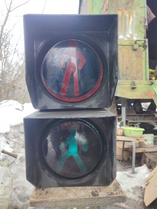 Продам светофор.