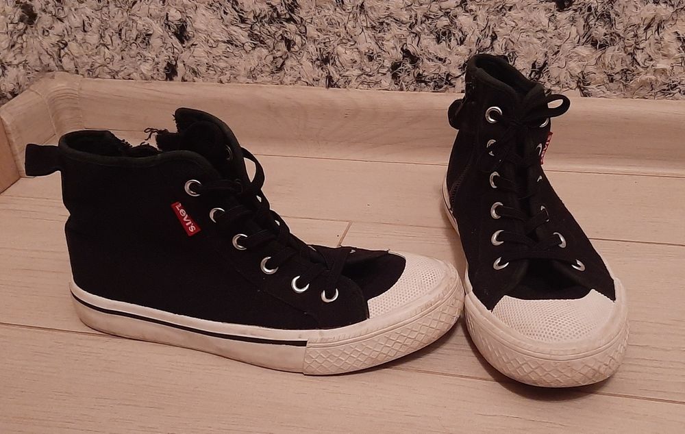 Кеди levi's 35р.