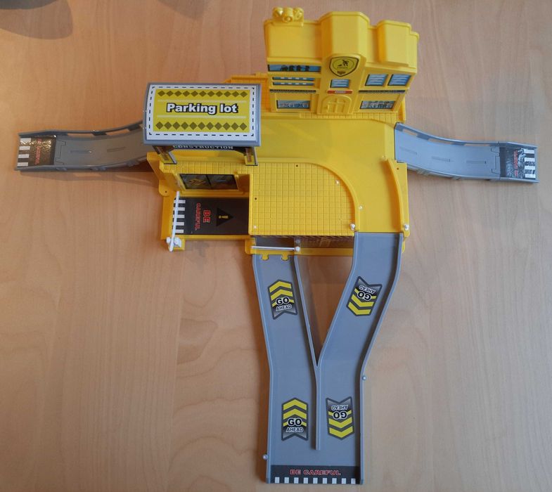 Garaż - parking dla małych autek, stan dobry