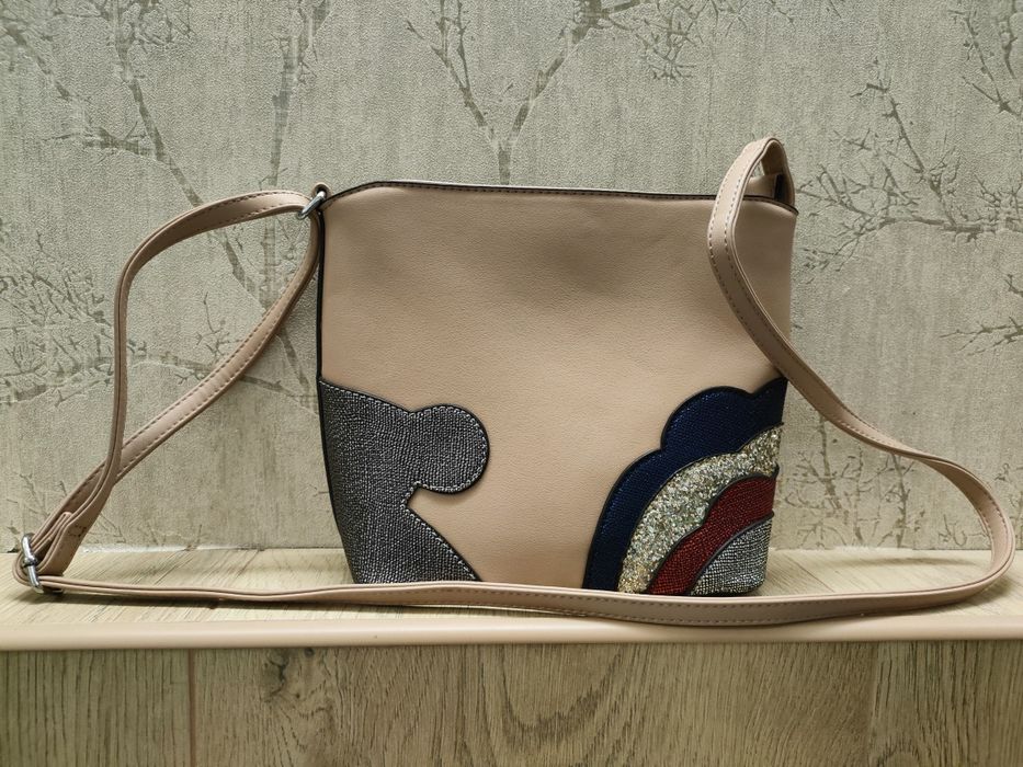 Nowa listonoszka damska z eco skóry beżowa.