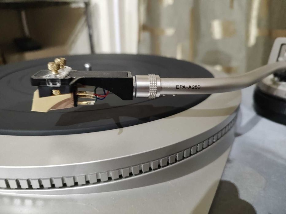 Продам LP-проигрыватель Technics