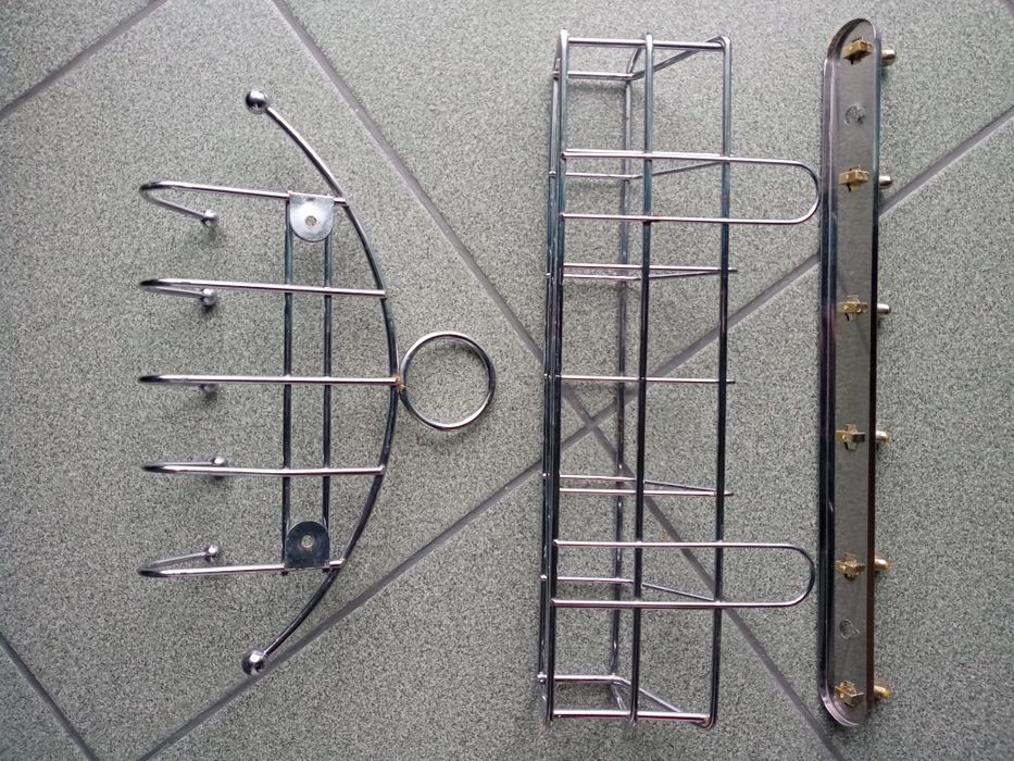 Крючки, вешалка для полотенец или разных мелочей для кухни или ванной.