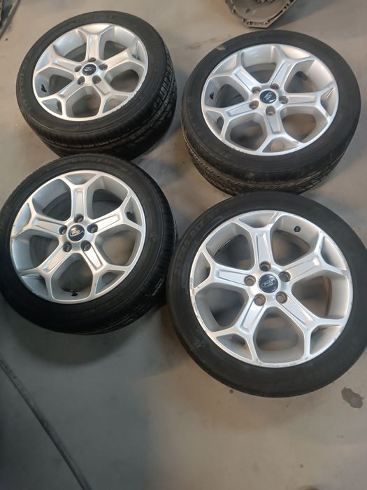 James Ford Mondeo ( 2008 )  235/45R17