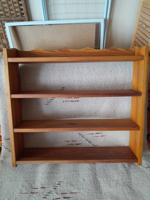 Półka drewniana wisząca z PRL-u szer 61,5/wys 58/głębokość 13