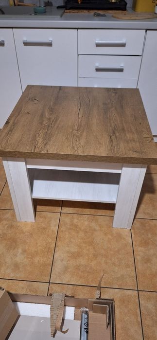 Stolik kawowy do salonu