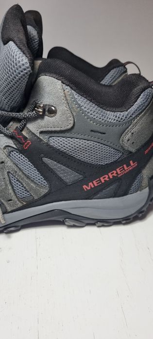 Merrell 42.          .