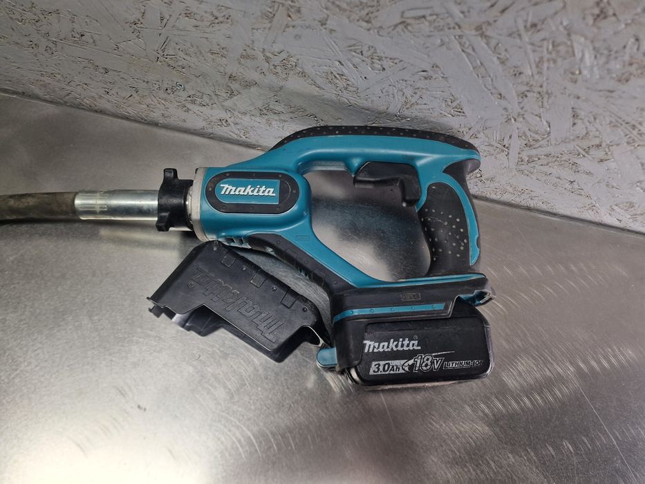 Makita DVR450 18V wibrator