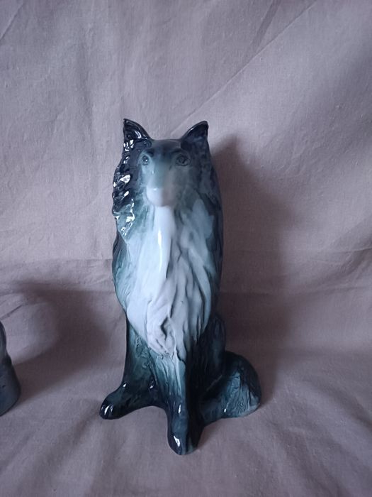 Статуэтка фарфоровая