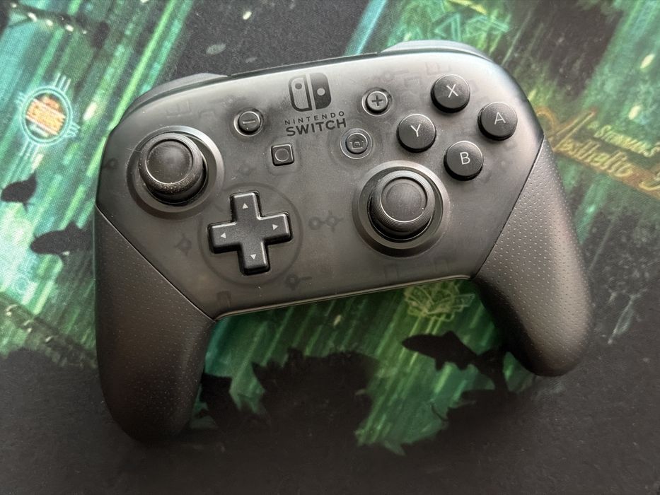 Nintendo Switch Pro Controller