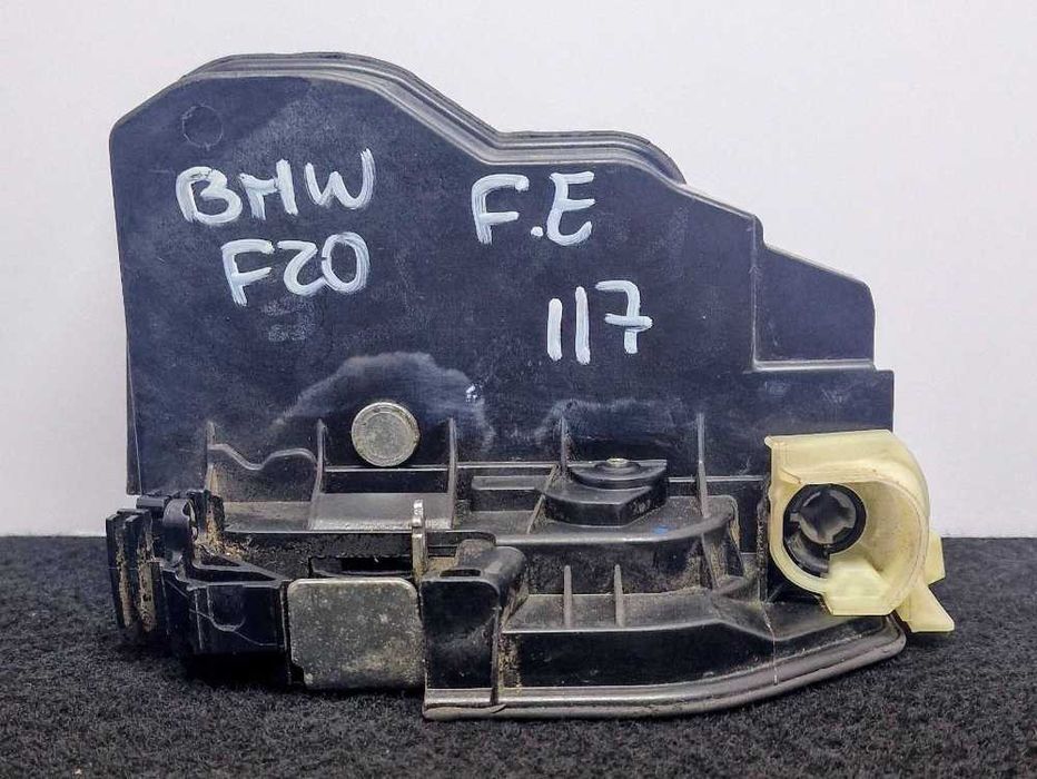 Fechadura / Fecho Porta Frente Esquerdo BMW 1 (F20) ano 2011
