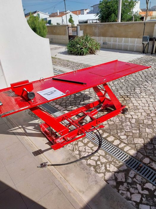 Elevador Hidraulico/Pneumatico para Motos 450Kg