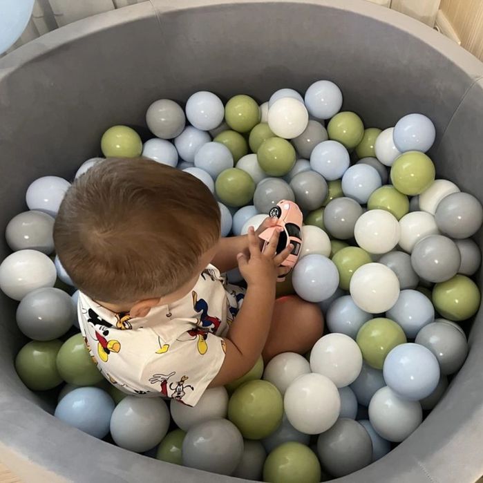 Сухий басейн з кульками та без. Сухой бассейн с шариками. Наложка