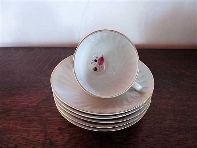 Xícaras de café, pratos etc. porcelana