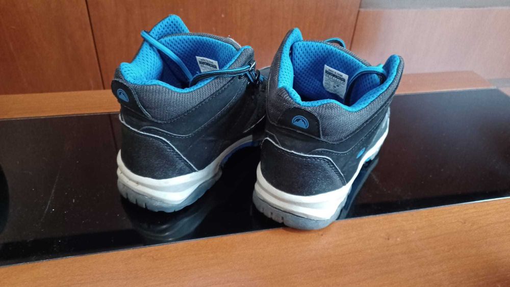 Botas de montanha BERG + oferta de sapatilhas