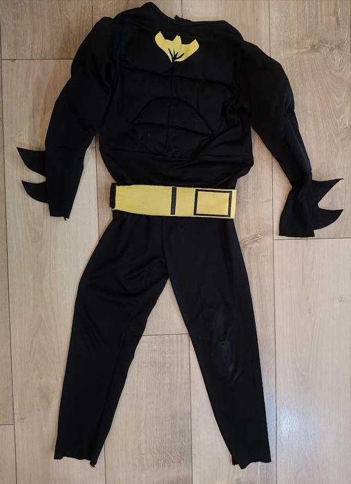 Sprzedam używany strój BatMan 120-130