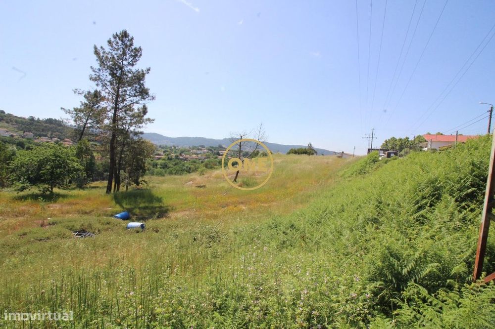 Lote de terreno de construção com 700m2 de área em Bairro para venda