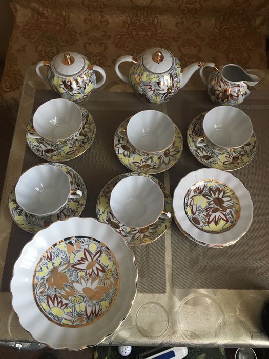 Чайный сервиз золотые ромашки  лфз .