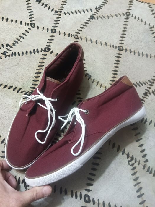 Качественные кроссовки кеды42р