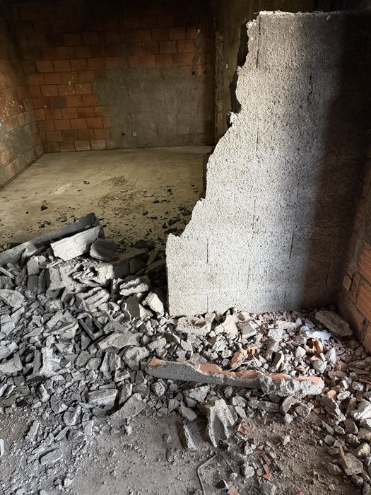 Faço demolições e abro rasgos – Serviço rápido e profissional