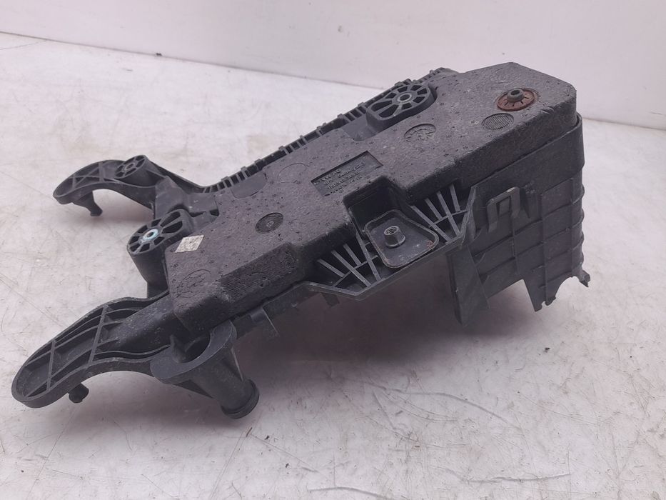 Base / caixa da bateria VOLKSWAGEN Tiguan (5N)