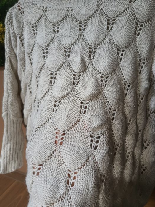 Sweter szydełkowy ażurowy