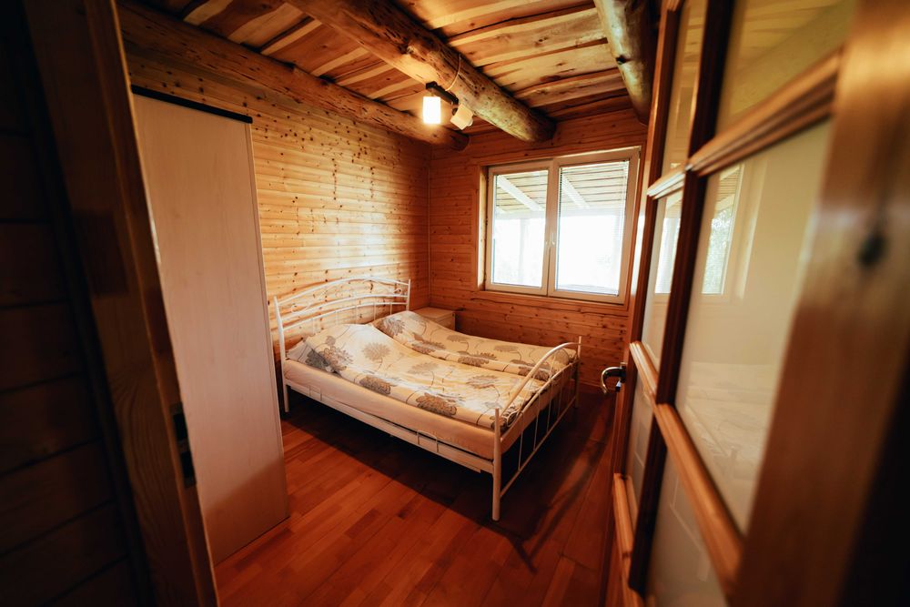 DOMKI Na Kawalerski- Panieński - WARSZAWA- Bez Ciszy Nocnej -  Jezioro