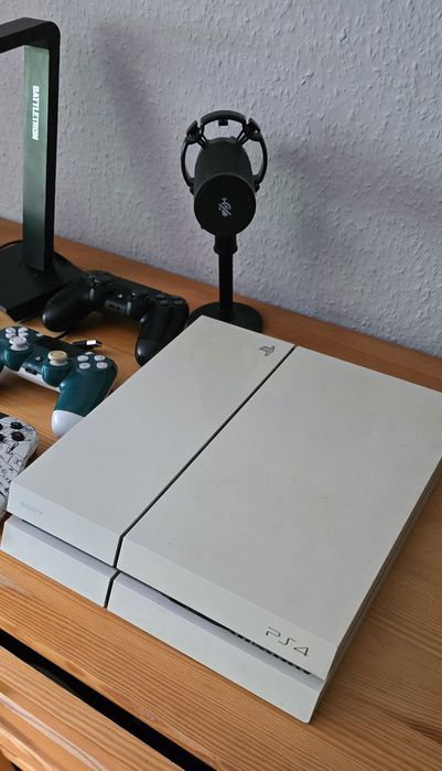 Biała konsola ps4 + 3 pady i gratisy