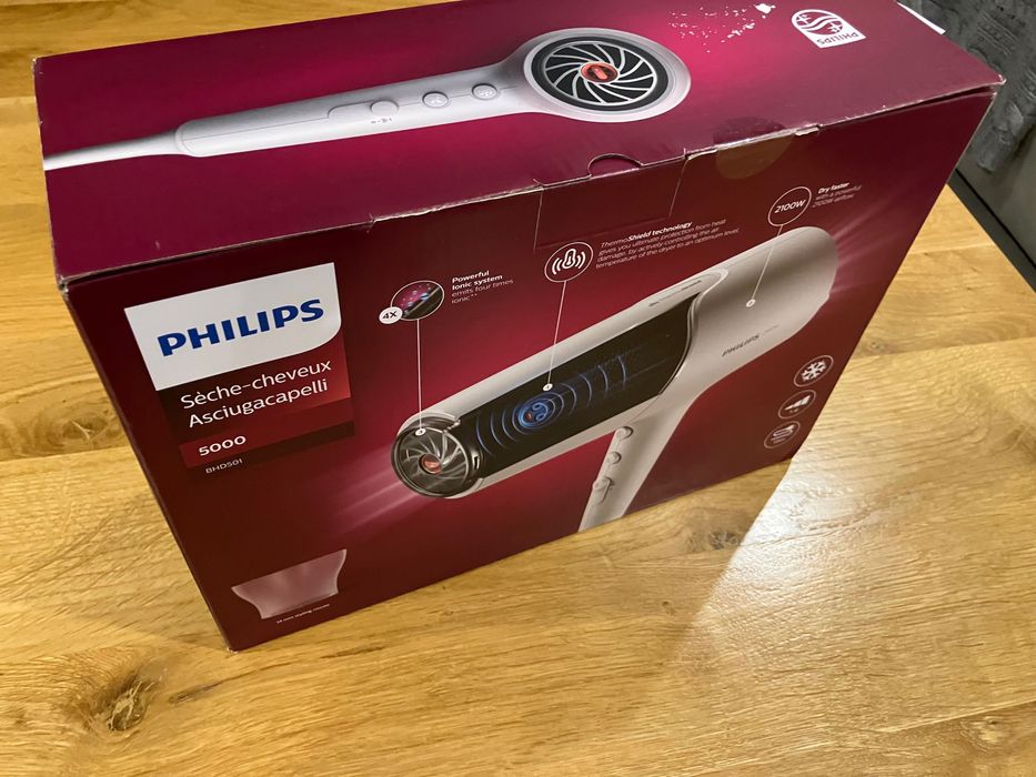 Suszarka do włosów Philips 500 HPD591
