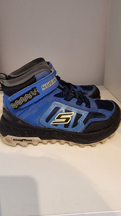 Skechers rozmiar 29 
Sneakersy Fuse Tread Trekor 403712L/RYBK Niebiesk