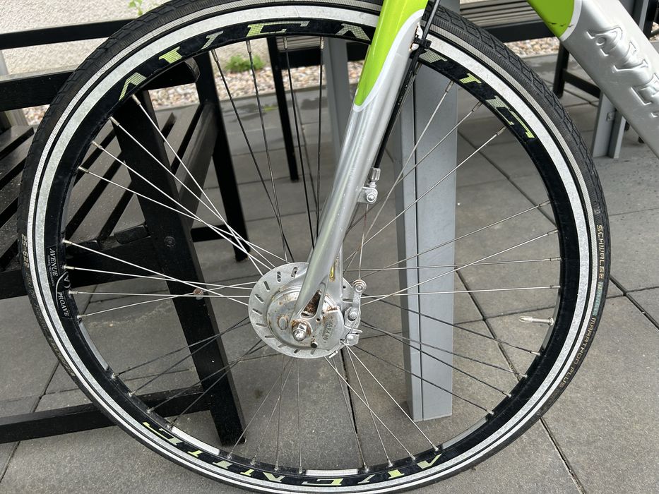 Rower Avenue airbas