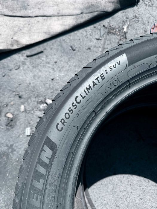 235 50 19 Michelin Crossclimate 2 80% Шини Літо 2024
