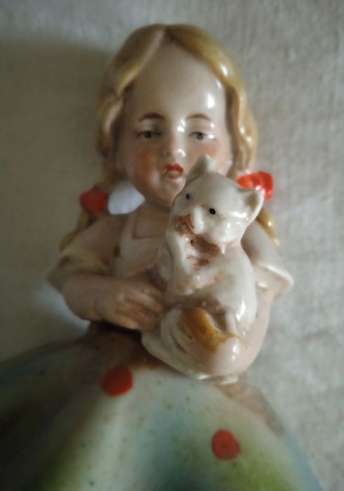 Статуэтка девочка с кошкой Германия