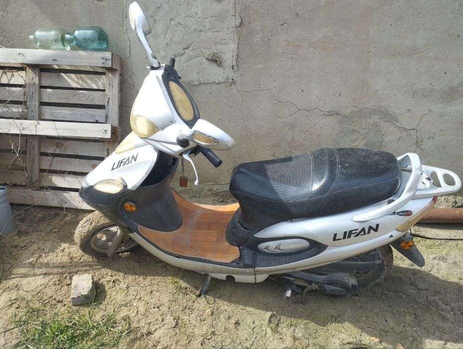 Скутер лифан 125