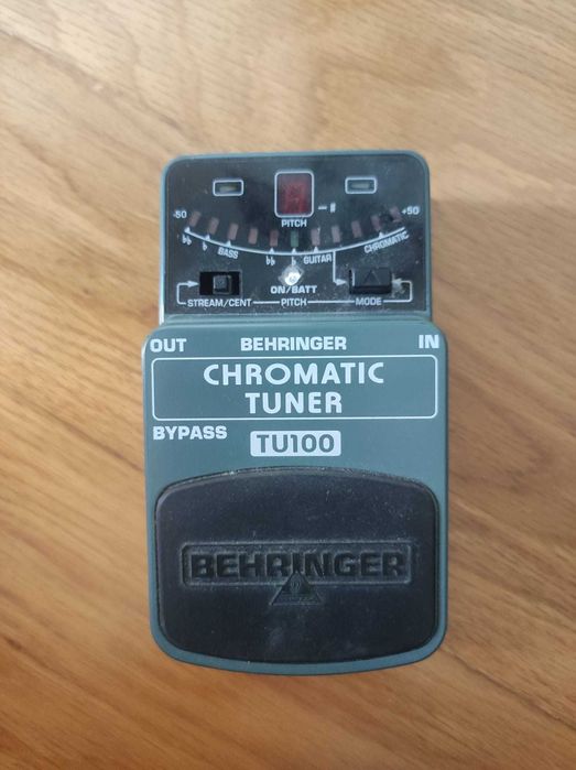 Afinador Behringer TU100 (fonte de alimentação incluída)