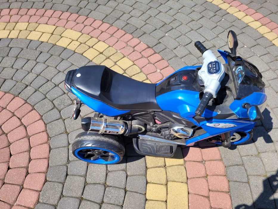 Motorek na akumulator niebieski