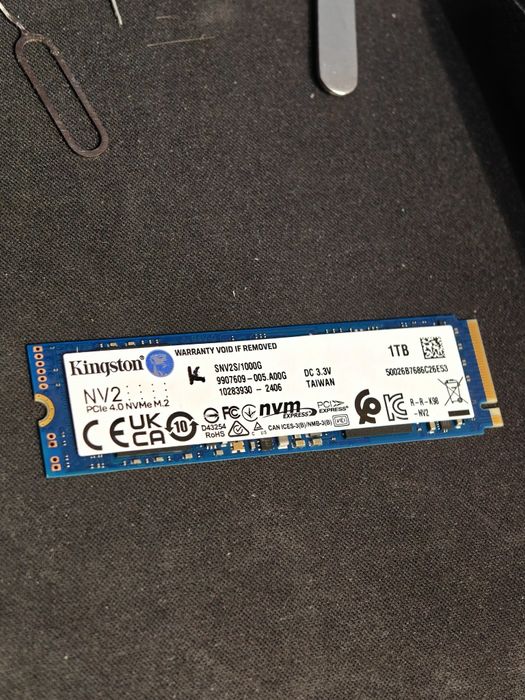 Kingston nv2 1tb стан нового пробіг кілька годин