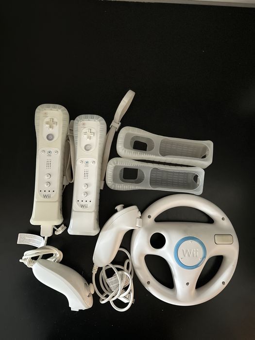 Nintendo Wii Completa + Balance Board + Wii Fit Plus + 2 Comandos