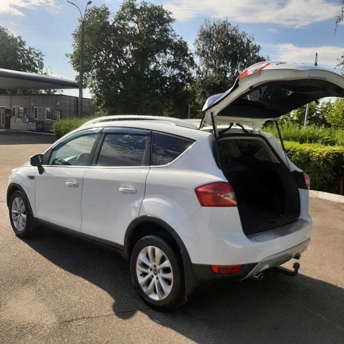 Автомобіль Форд Куга