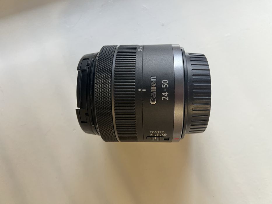 Універсальний обʼєктив Canon RF 24-50mm