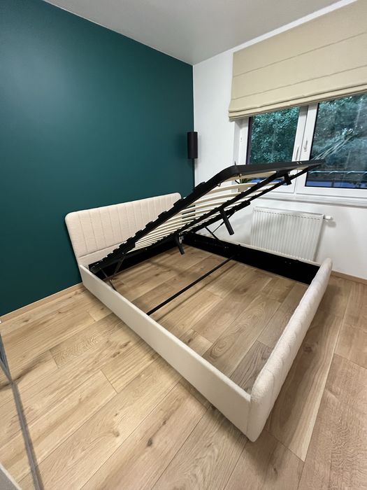 Jak nowe! Łóżko dwuosobowe BOUNCLE 160×200 cm – beżowe