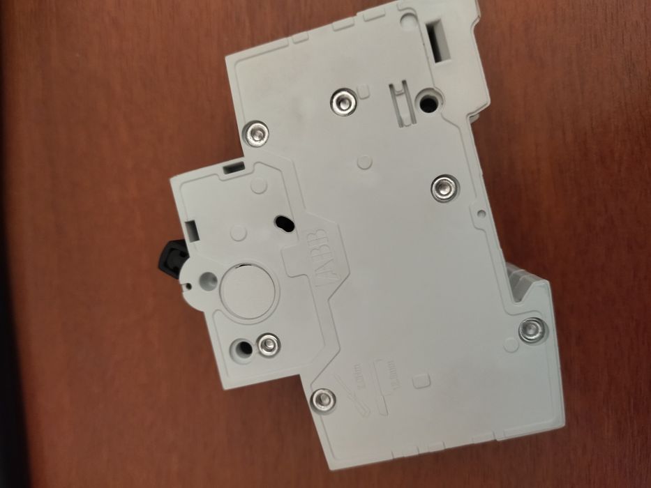 Автоматичний вимикач ABB basic M 2P C32